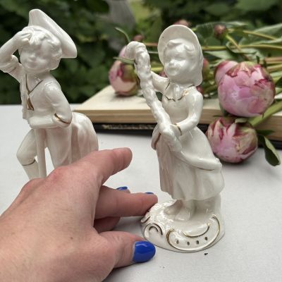 Статуэтка Девочка с цветочным венком 14 см фарфор Goebel Германия 1979