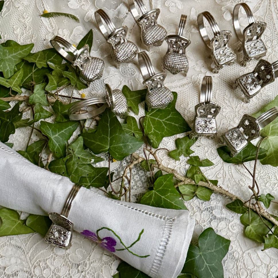 Кольцо для салфетки Стул металл 1