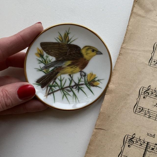 Тарелка 8 см Franklin Songbirds 1981 Yellowhammer