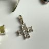Подвеска шарм Крест кристалл голубой 1,4 см в стиле Thomas Sabo 925