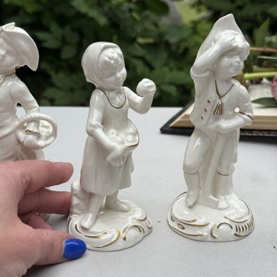 Статуэтка Девочка с яблоками 13 см фарфор Goebel Германия 1979