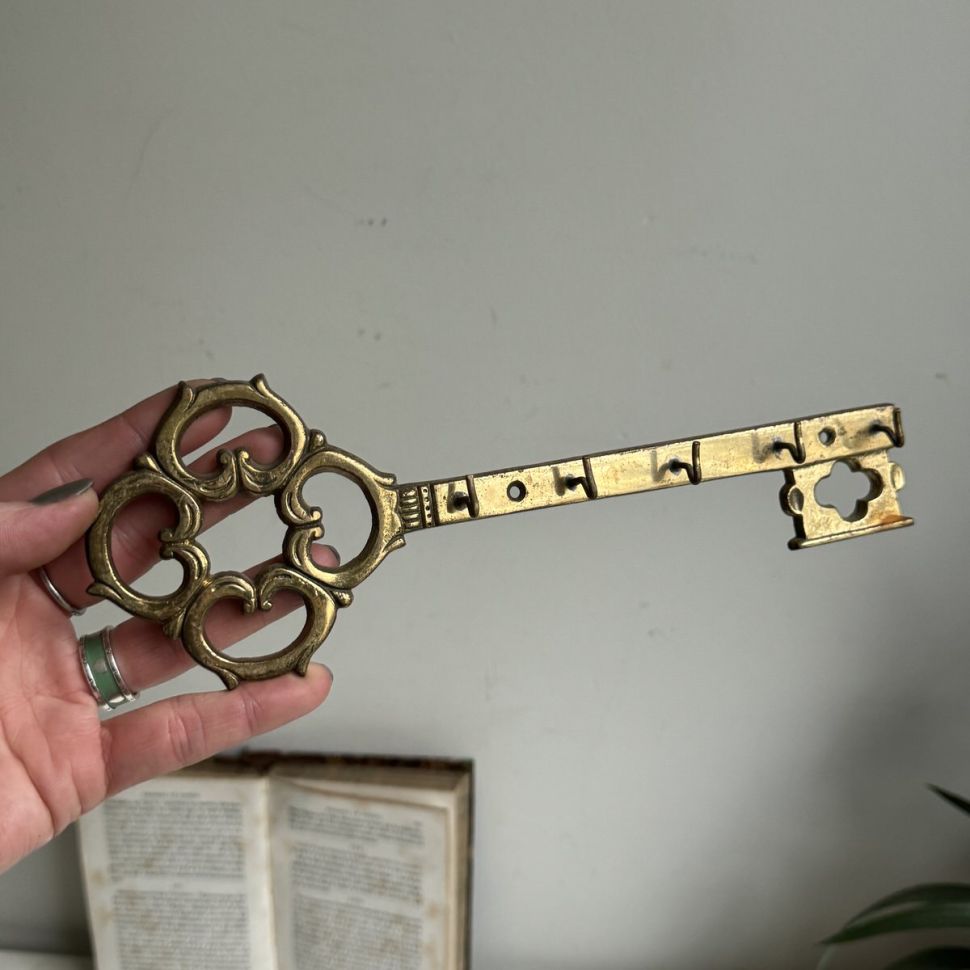 Ключница настенная 24 см латунь