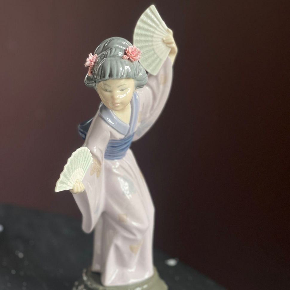 Статуэтка Lladro Madame Batterfly 30 см фарфор Испания