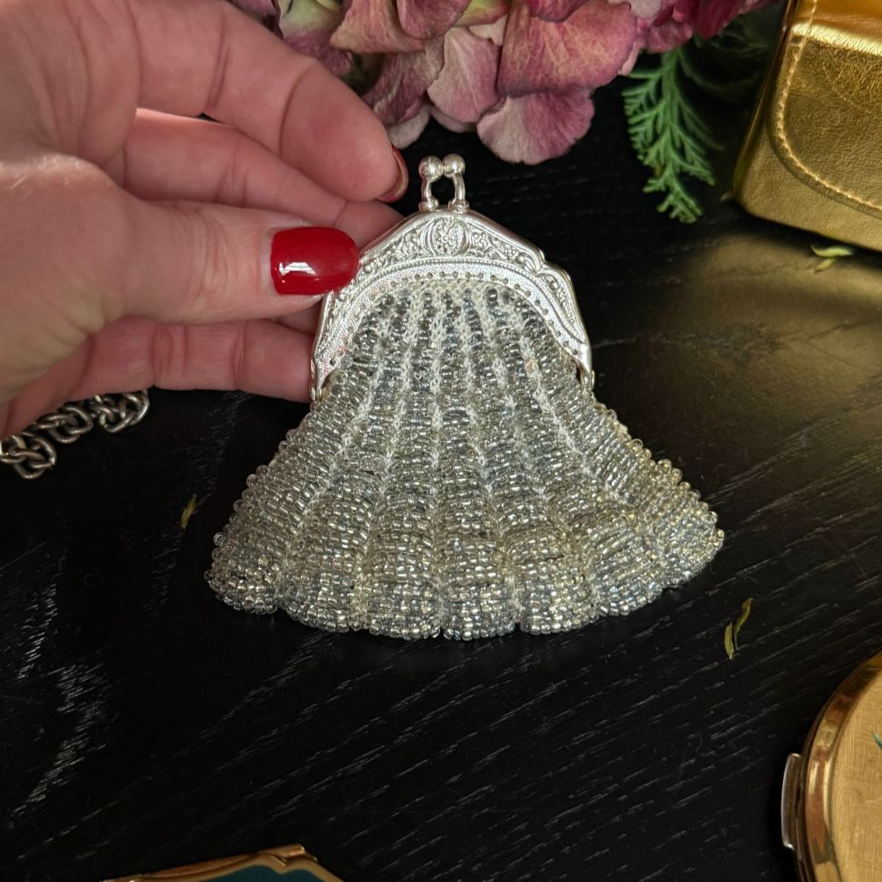 Кошелек бисерный с серебристым фермуаром 9 см 