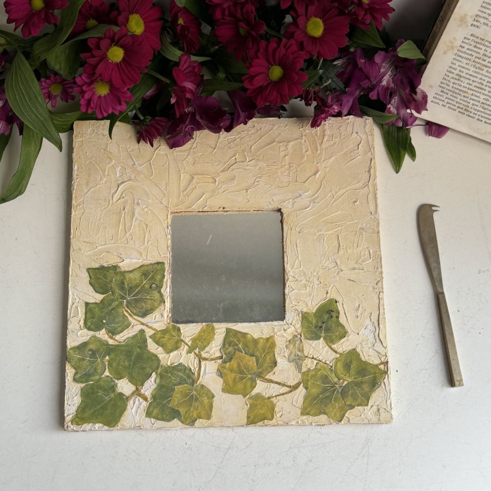 Зеркало Плющ 26х26 см ручная работа