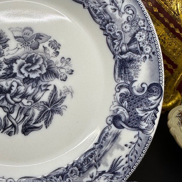 Тарелка 24 см milk glass Германия