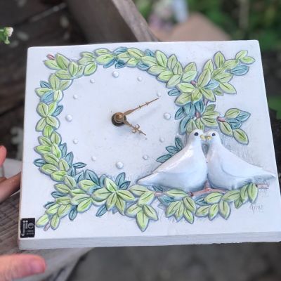 Часы изразец керамика 19х22 см Голуби Швеция