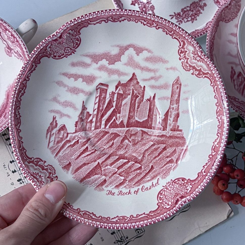 Бульонная пара Johnson Brothers Old Britain Castles 280 мл Англия красный    