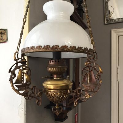 Люстра латунная с декором парусник