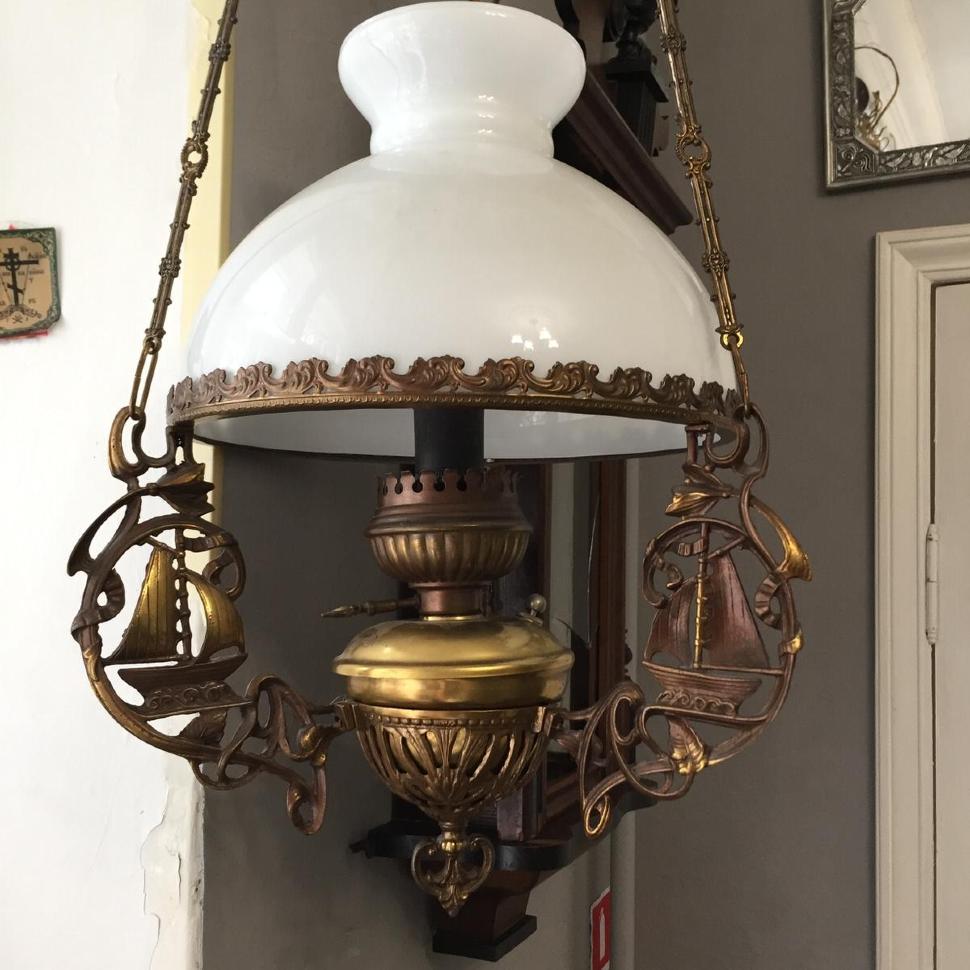 Люстра латунная с декором парусник