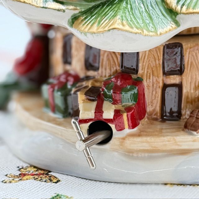 Статуэтка музыкальная подсвечник ВиллеройБох Toys Delight Новогодняя ель 30 см фарфор Германия