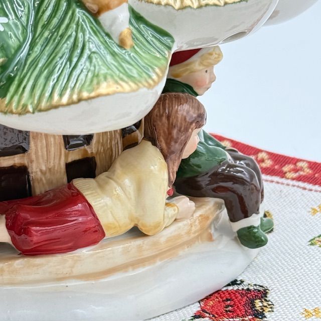 Статуэтка музыкальная подсвечник ВиллеройБох Toys Delight Новогодняя ель 30 см фарфор Германия