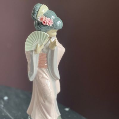 Статуэтка Lladro Oriental spring 30 см фарфор Испания