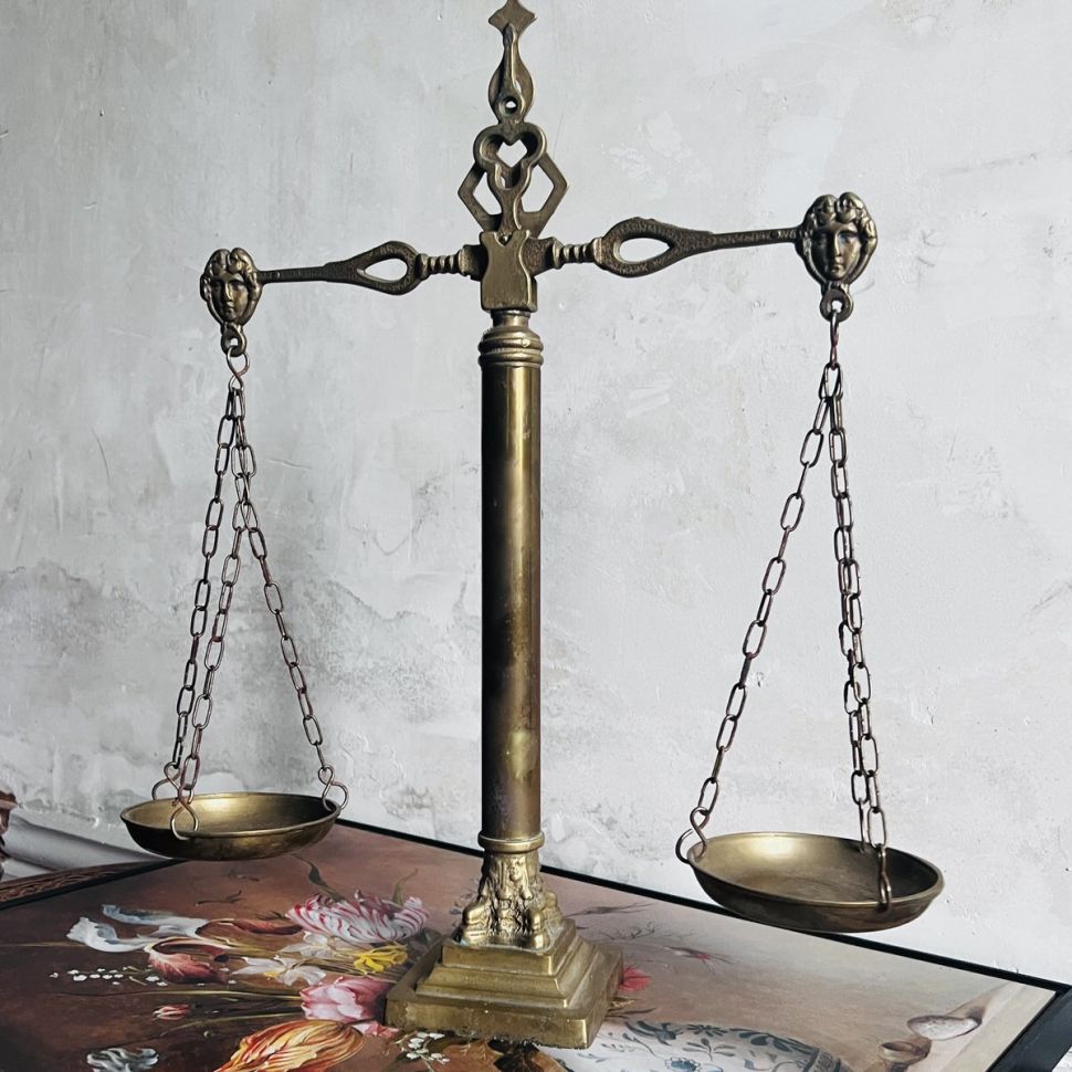 Весы старинные с двумя чашами 50 см латунь Франция