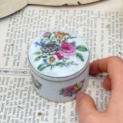 Шкатулка парфюмерная мушница 7 см фарфор