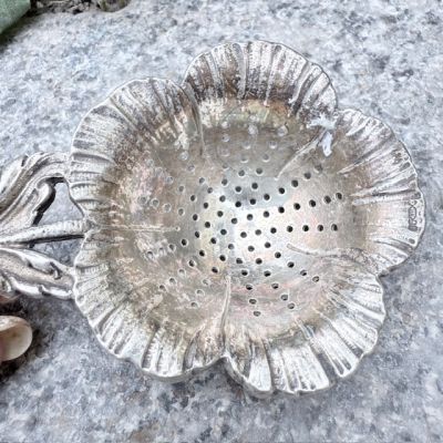 Ситечко для чая с ручкой Цветок 12 см серебрение 