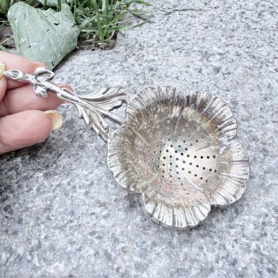 Ситечко для чая с ручкой Цветок 12 см серебрение 