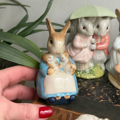 Статуэтка Beatrix Potter Mrs. Rabbit adn Bunnies Англия 