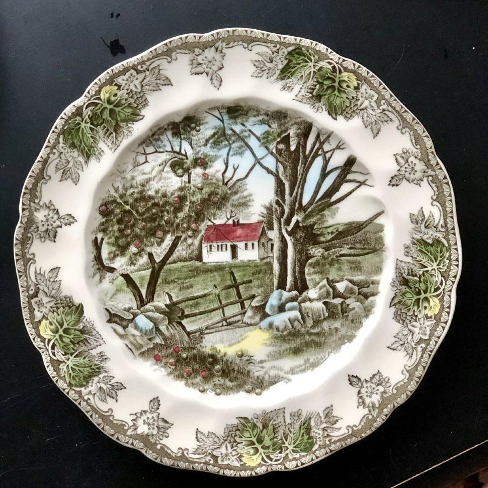 Тарелка плоская The Friendly Village 22,5 см Johnson Bros Англия 