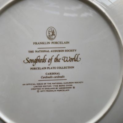 Тарелка Franklin Porcelain Wedgwood Songbirds of the World Cardinal 1977 г 28 см