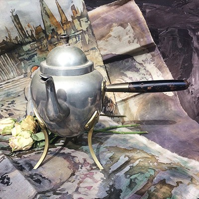 Чайник на трех ножках