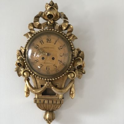 Часы настенные заводные с ключом золоченое дерево