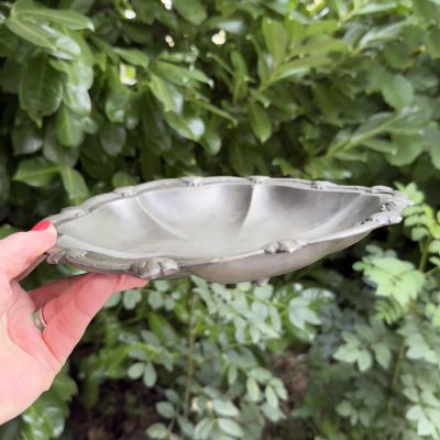 Блюдо Лилия 26 см олово Франция 