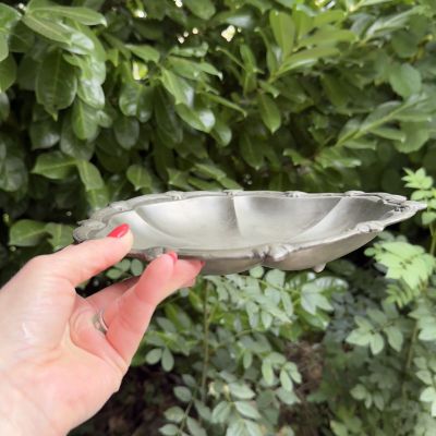 Блюдо Лилия 26 см олово Франция 