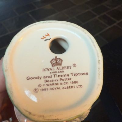 Статуэтка Beatrix Potter Goody and Timmy Tiptoes Англия