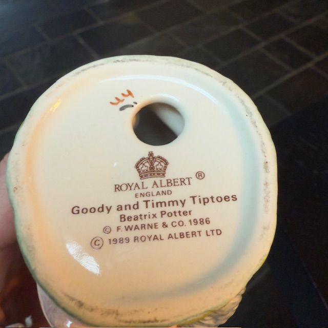 Статуэтка Beatrix Potter Goody and Timmy Tiptoes Англия