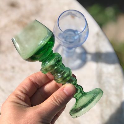 Бокал зеленый 50 мл на ножке стекло (микросколы)