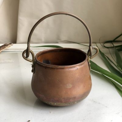 Кашпо с ручкой медь