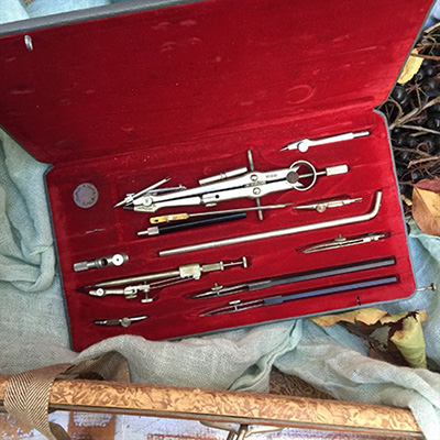 Готовальня набор циркулей для черчения