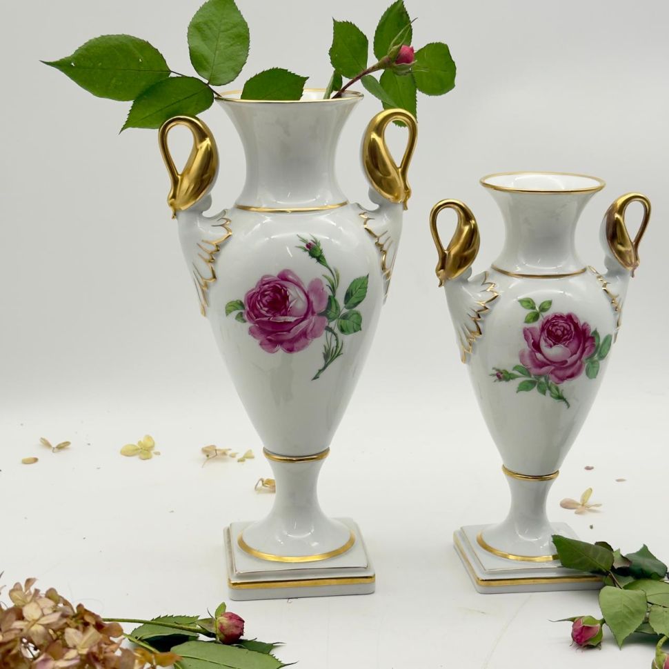 Ваза амфора Лебеди Kaiser Роза 24 см Германия