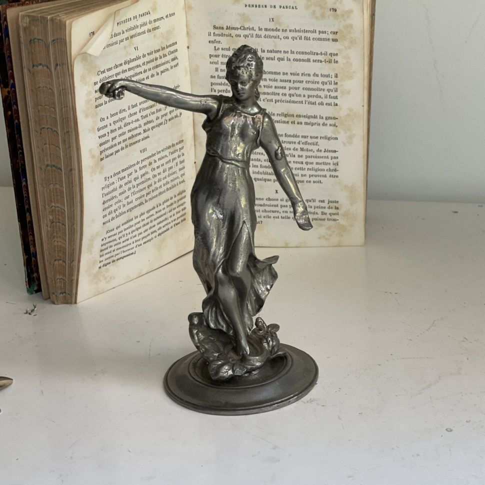 Статуэтка 17 см Девушка литье металл