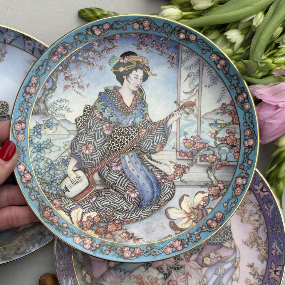 Тарелка Royal Doulton Plum Blossom Maiden 21 cм Англия