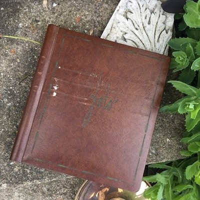 Старинный альбом для фотографий