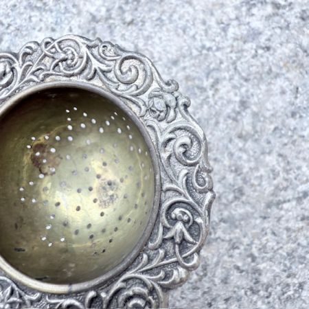 Ситечко для чая с ручкой Сельская сцена 10 см серебрение    