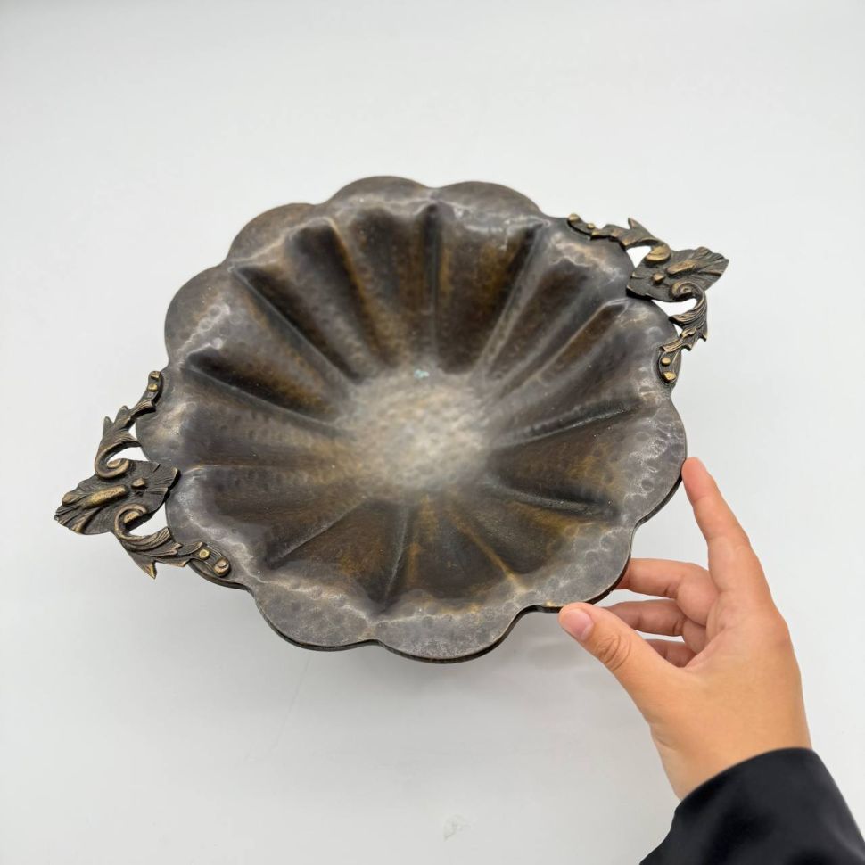 Фруктовница 37 см на лапках латунь