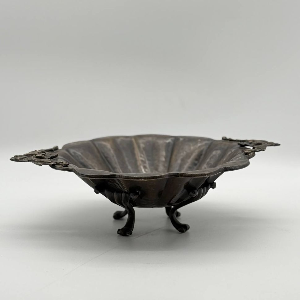 Фруктовница 37 см на лапках латунь