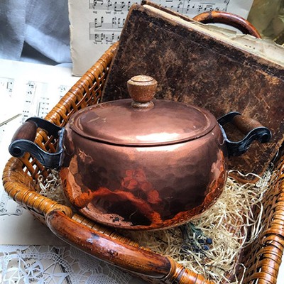 Кастрюля медная с деревянными ручками