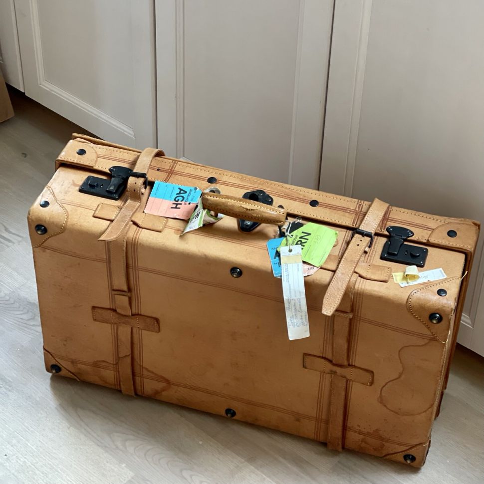 Чемодан 18х40х68 см кожа дерево металл