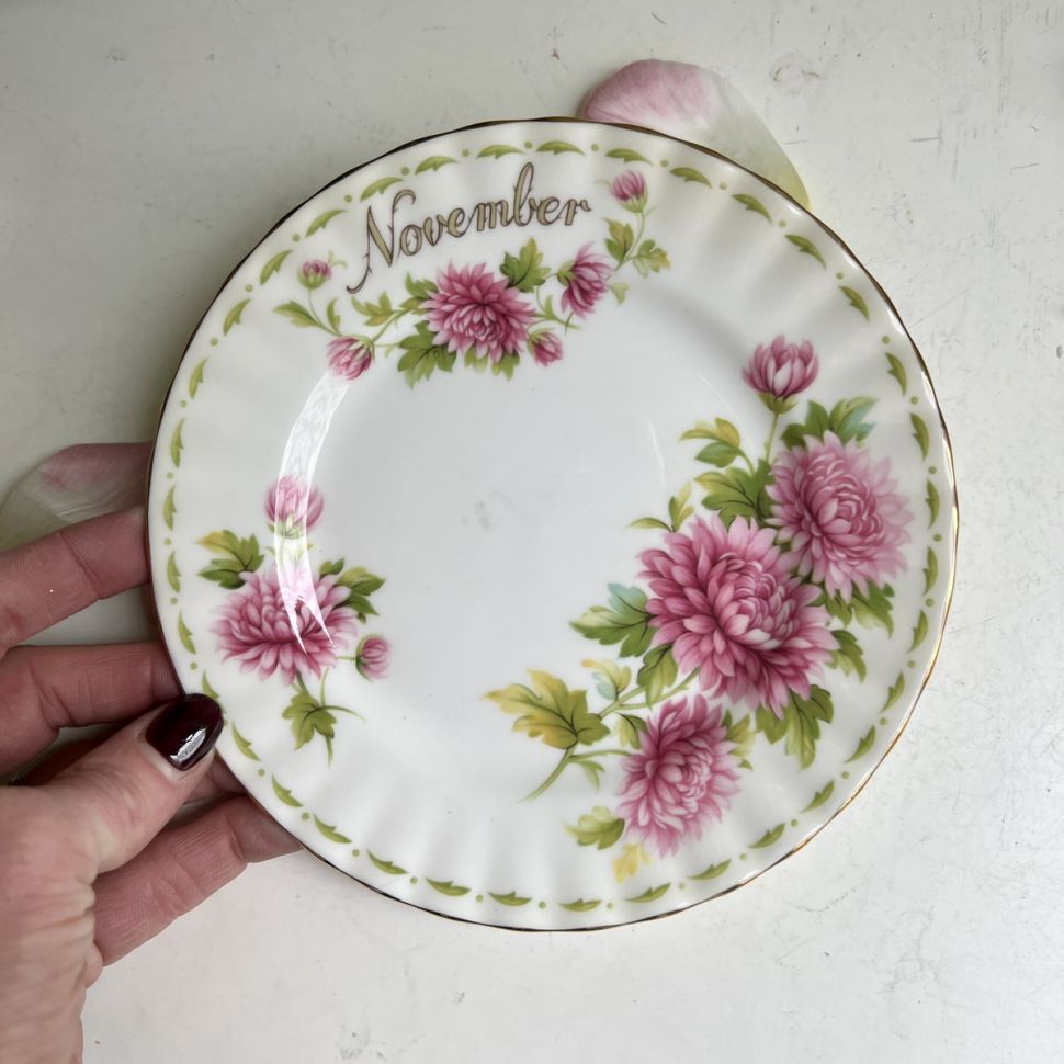 Тарелка Royal Albert 12 месяцев Ноябрь 16 см Англия