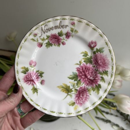 Тарелка Royal Albert 12 месяцев Ноябрь 16 см Англия