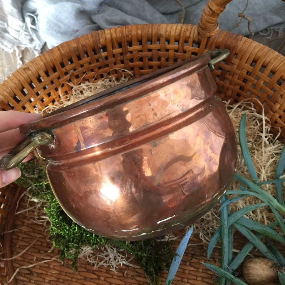 Кашпо медное с латунными ручками