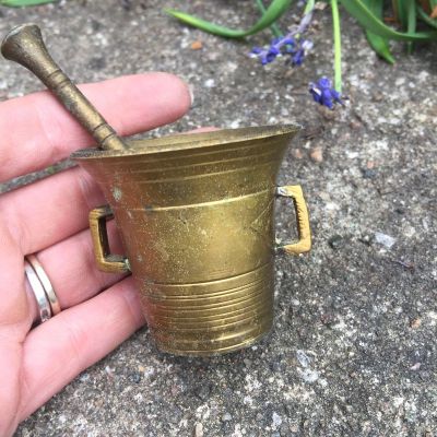 Ступка с пестиком средняя латунь 200 лет