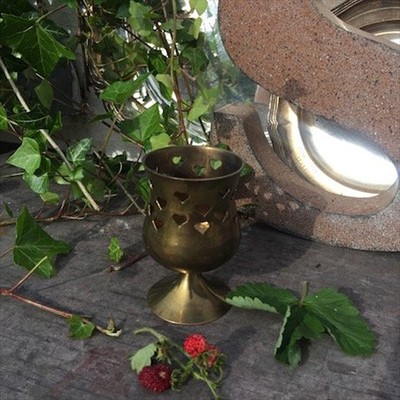 Подсвечник резной тюльпан на ножке латунь