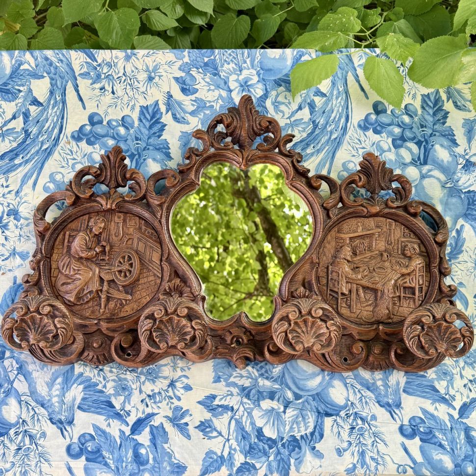 Вешалка с зеркалом настенная 56х37 см 