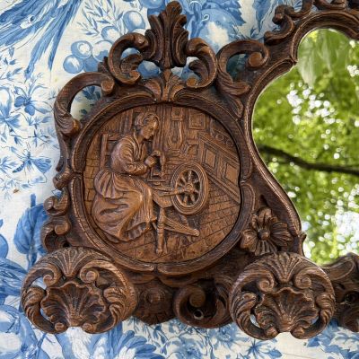 Вешалка с зеркалом настенная 56х37 см 