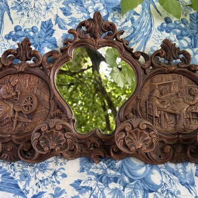 Вешалка с зеркалом настенная 56х37 см 